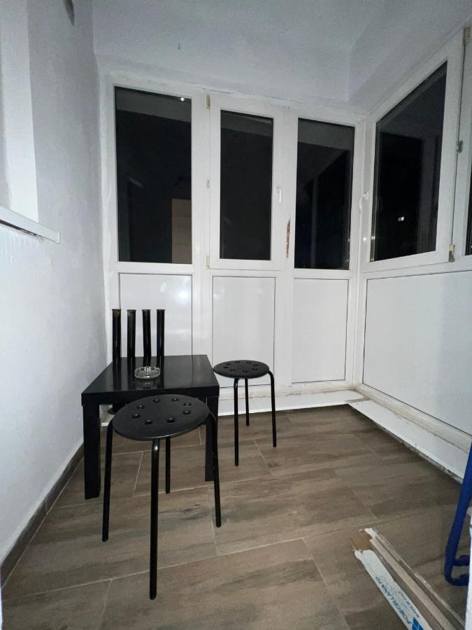 First Studio Bukarest Exterior foto